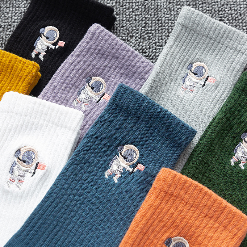 Trendy Unisex Astronaut Embroidered Cotton Crew Socks Winter_voghion.com