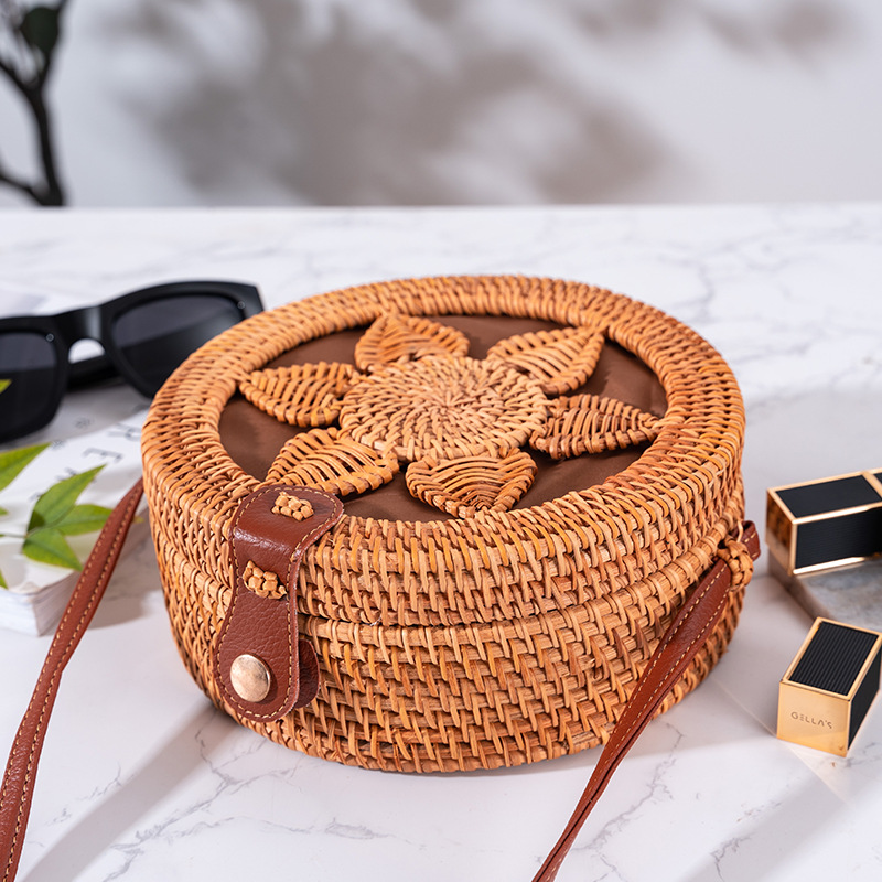 新作insネット紅女包斜めショルダー草編み透かし彫り文芸編み籐編みバケツ包み草編みバッグ