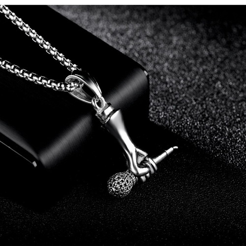  new stainless steel jewelry creative male and female singers holding microphone microphone necklace rock hip-hop necklace