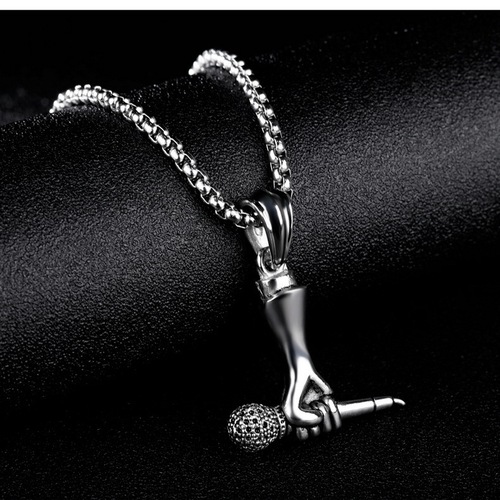  new stainless steel jewelry creative male and female singers holding microphone microphone necklace rock hip-hop necklace