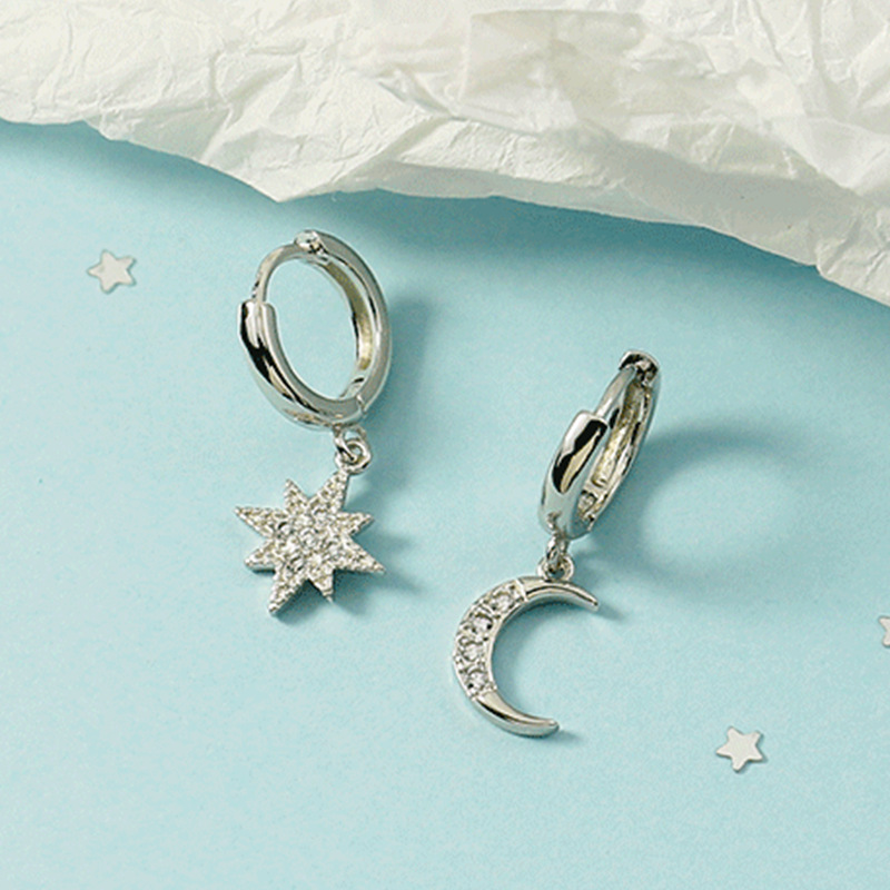 Nueva marea oreja hebilla diseño pendientes mujer simple y pequeña oreja joyería Corea del Sur temperamento red diamante rojo estrella pendientes