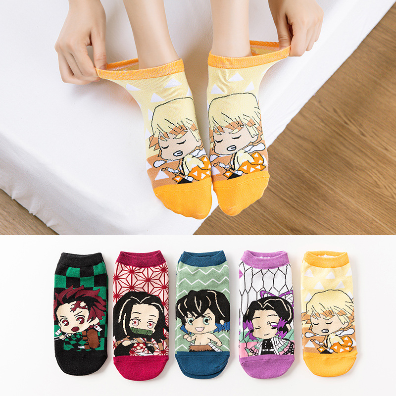 Calcetines de anime japoneses estilo padre-hijo, calcetines cortos de moda para otoño e invierno, calcetines casuales de algodón al por mayor del fabricante. image 4