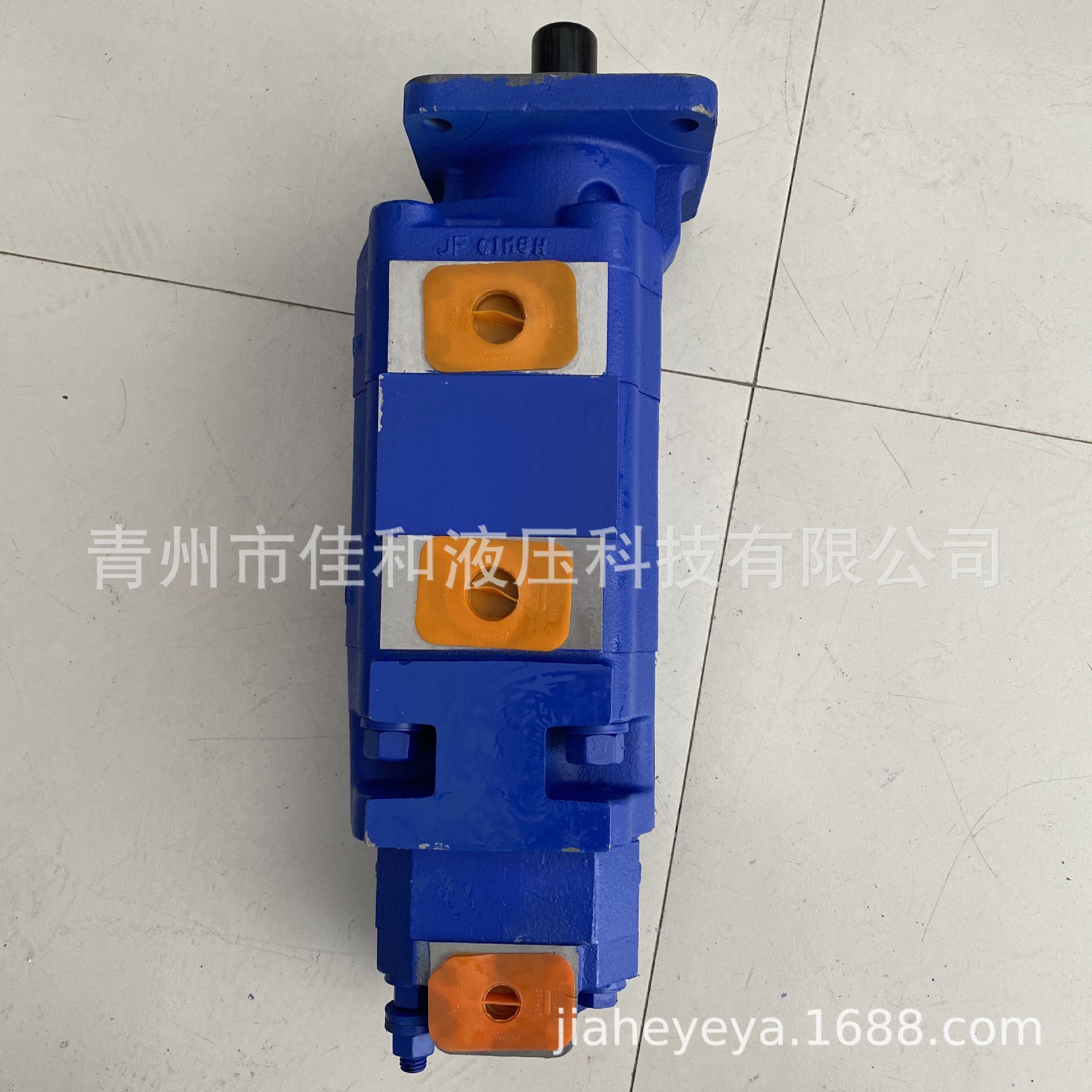 P7600黄海机械导向钻机三联齿轮泵   1117033260