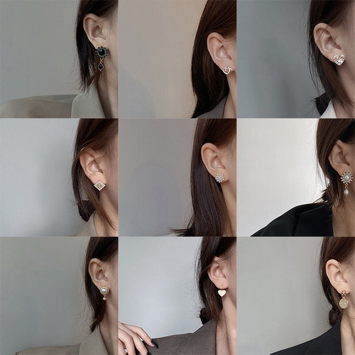 Korean Dongdaemun small fragrant earrings for women 925 silver needle pearl temperament retro earrings ins Internet celebrity earrings wholesale