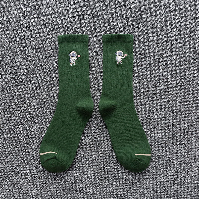 Trendy Unisex Astronaut Embroidered Cotton Crew Socks Winter_voghion.com