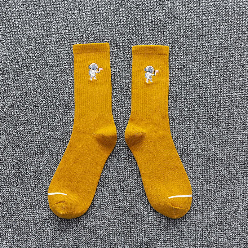 Trendy Unisex Astronaut Embroidered Cotton Crew Socks Winter_voghion.com