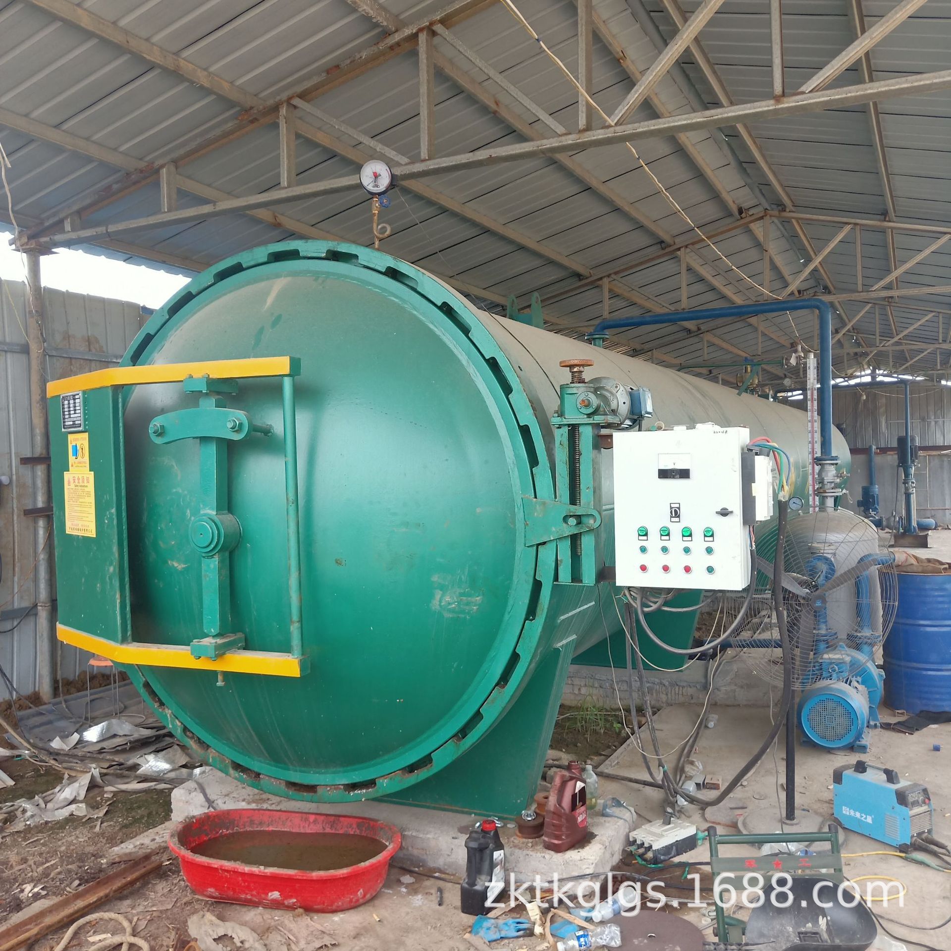 河南太康新型全自动木材防腐罐 大型防腐木材处理罐设备生产厂家