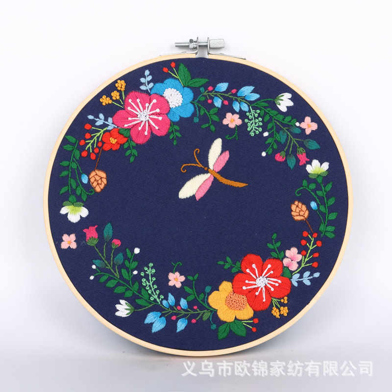 Estilo europeo transfronterizo hecho a mano DIY bordado material paquete feliz guirnalda de estilo europeo bordado costura traje de fábrica para original