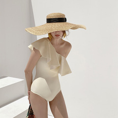 On behalf of the new ruffled one-piece swimsuit, sexy ins holiday one-shoulder slim slim triangle hot spring swimsuit for women