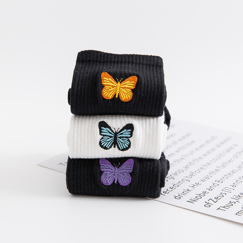 Embroidered butterfly knot socks for women, Korean-style college fashion, retro pure cotton socks, black and white, student ankle and knee-high socks