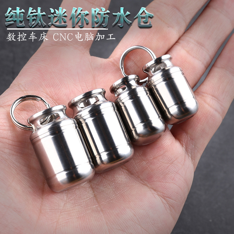 Almacén impermeable de aleación de titanio portátil Mini botella de medicina pequeña llavero accesorios ancianos píldora salvadora de corazón botella de píldora de primeros auxilios portátil