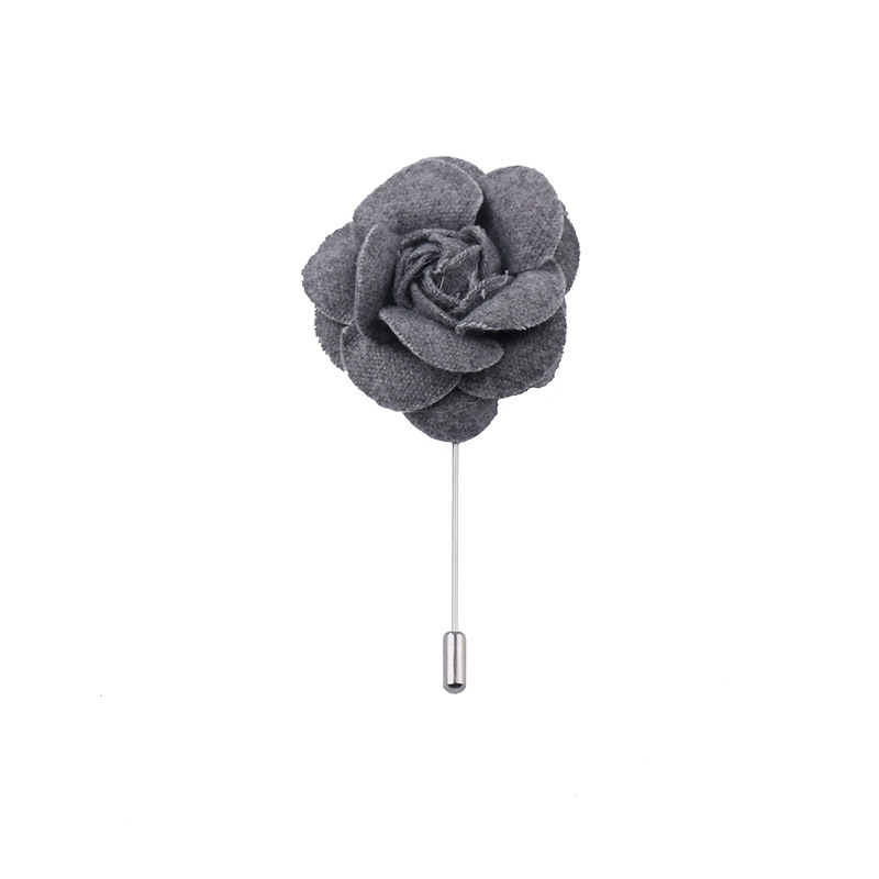 Broche camélia en satin soyeux style ethnique, idéale pour les photos de spectacles, de danses et de fêtes. Chapeau fleuri._voghion.com