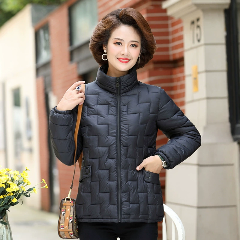 Осенне-зимнее пуховое пальто для мам с хлопковой подкладкой, облегающая легкая куртка для женщин среднего и пожилого возраста, куртка с коротким воротником-стойкой и хлопковой подкладкой