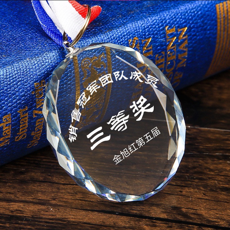 Grabado y producción de medallas, pequeñas placas metálicas para eventos deportivos, cristales conmemorativos de maratón al por mayor, estrella de cinco puntas.