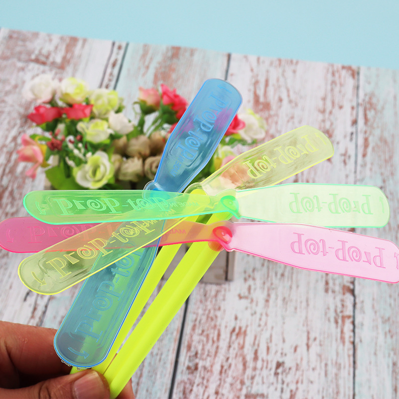 Hot Selling New Plastic Bamboo Dragonfly Childhood Classic Hand Rubbing Bamboo Dragonfly Toy Children Flying Fairy Toy
