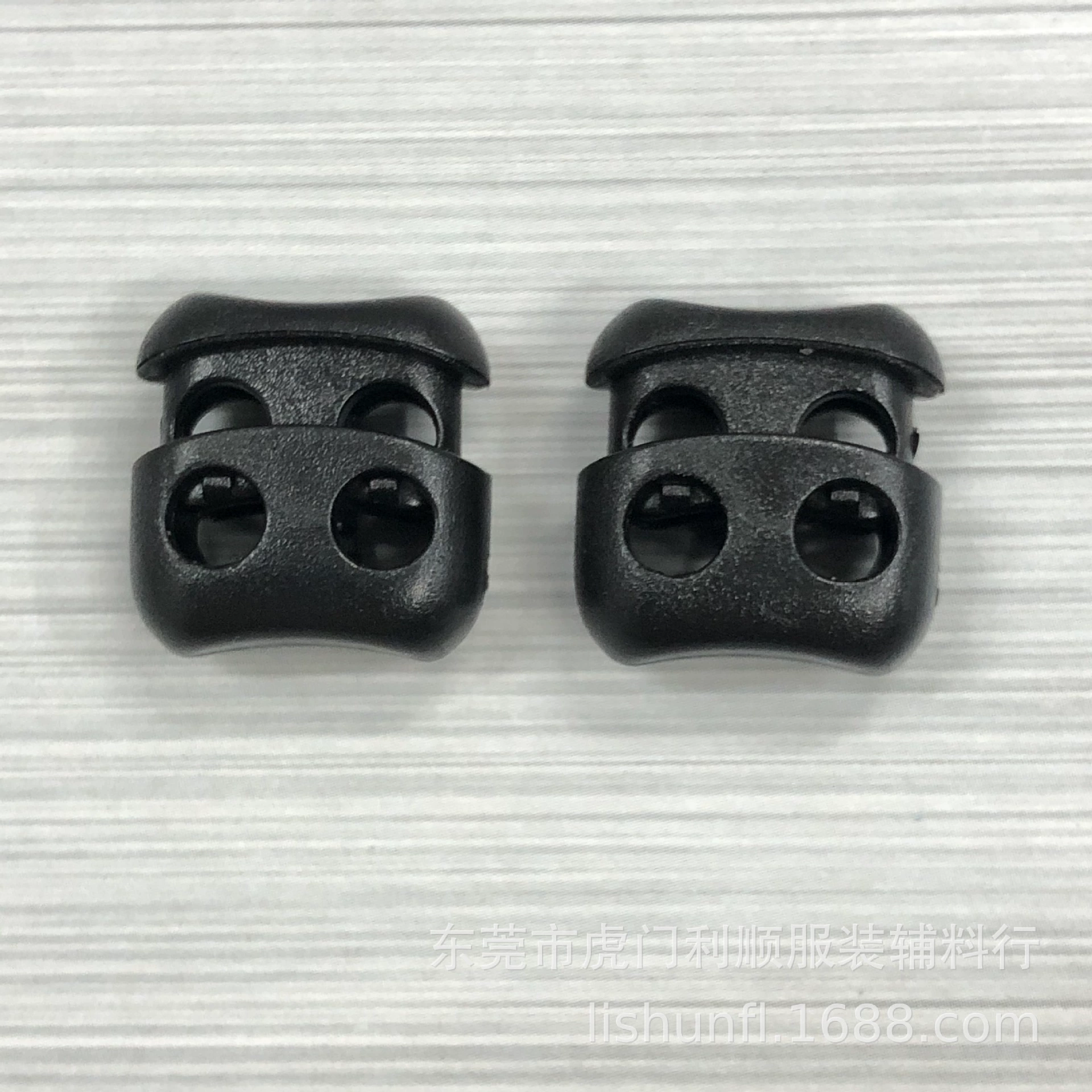 Производитель маски с двойным отверстием, пластиковая пряжка в виде свиного носа, пластиковая пружинная пряжка с круглым дном, пластиковая пружинная пряжка с двумя отверстиями, резиновая пряжка