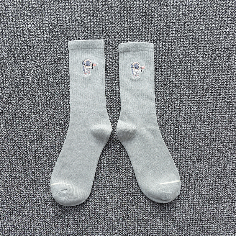 Trendy Unisex Astronaut Embroidered Cotton Crew Socks Winter_voghion.com