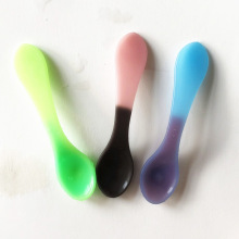 供应PP感温变色勺37度遇热变色搅拌勺绿色变黄色热感温变色PP勺