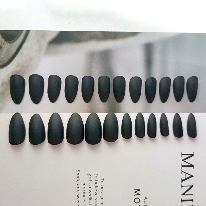 Nail Art Pieces, Detachable Wearable Nails, 24 Pieces, Adult Fake Nails, Personalized and Creative Black Pointed Matte Nail Sequins