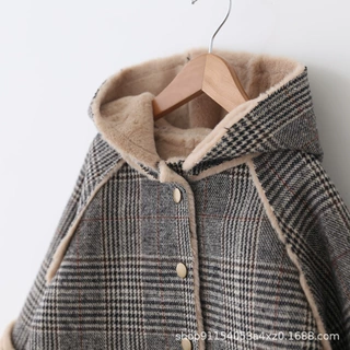 女童呢大衣秋冬新款2024女宝连帽格子外套加绒加厚儿童中长款呢子
