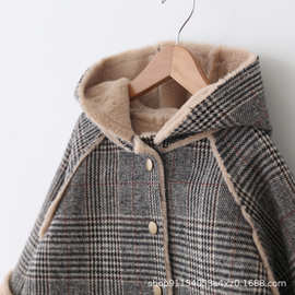 女童呢大衣秋冬新款2025女宝连帽格子外套加绒加厚儿童中长款呢子