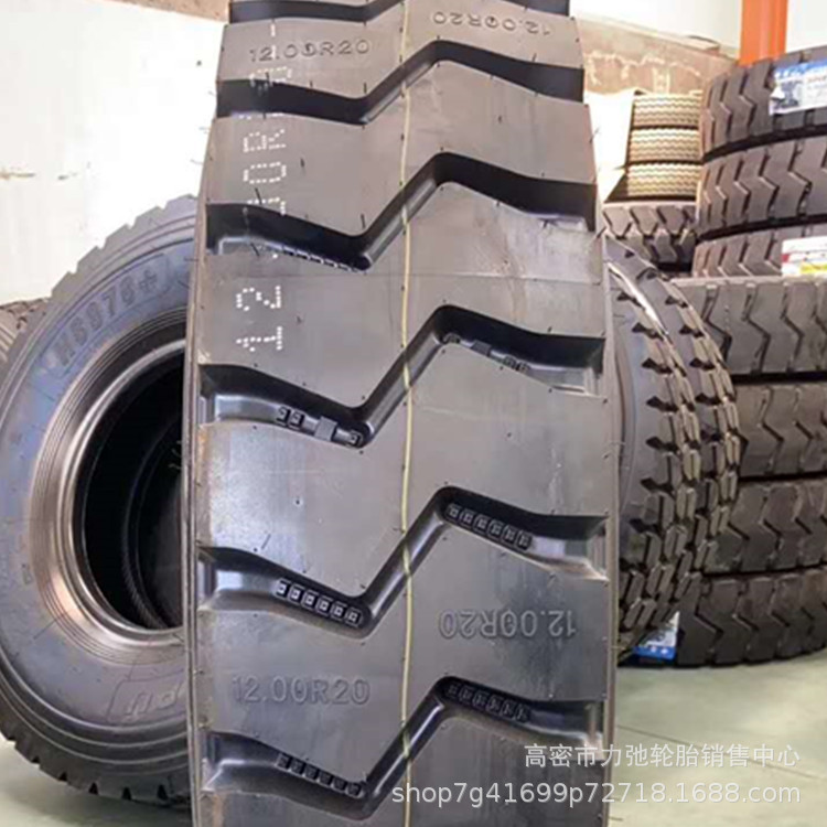 825R20钢丝胎批发汽车轮胎卡车货车轮胎矿山花纹现货批发825r20