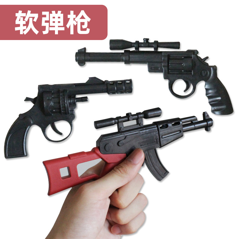 Pequeño revólver de bala suave juegos de disparo para niños padres-hijos interactivos regalos de bala suave para niños mayorista