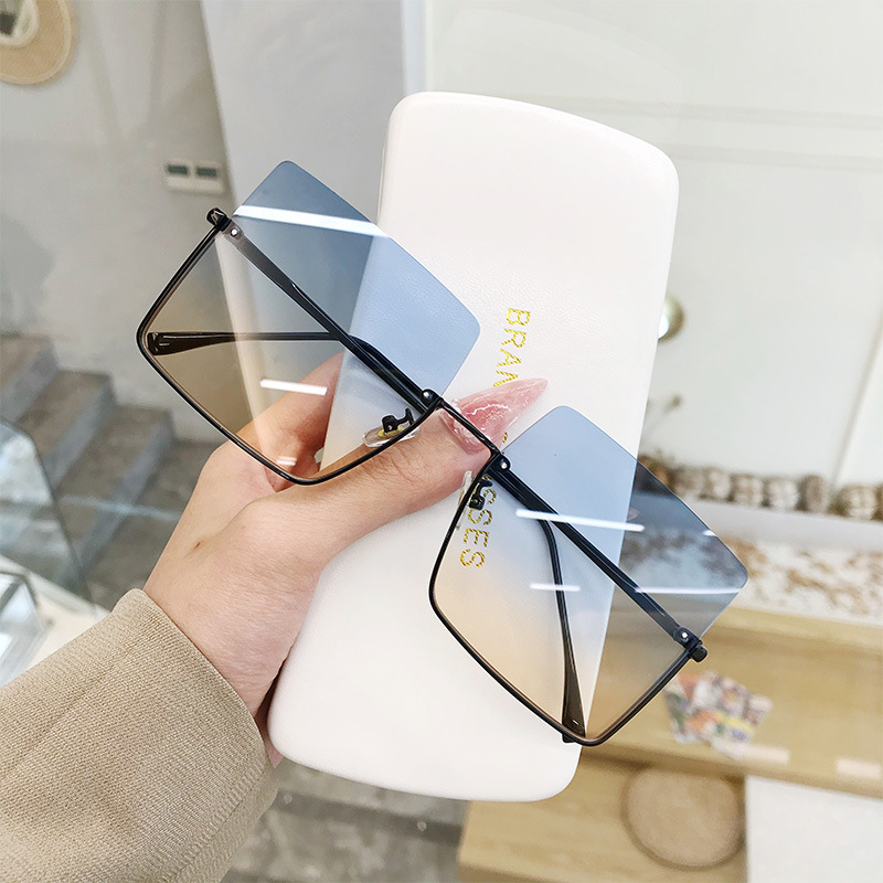 Sunglasses Women's ins Half-frame Metal-trimmed Sunglasses New Fashionable Retro Hong Kong Style Internet Celebrity Large-frame Sunglasses