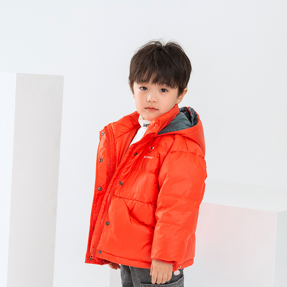 Invierno nuevos hombres y ropa de mujer para niños medianos y grandes niños engrosados cálido pato blanco abajo chaqueta Chaqueta corta para niños