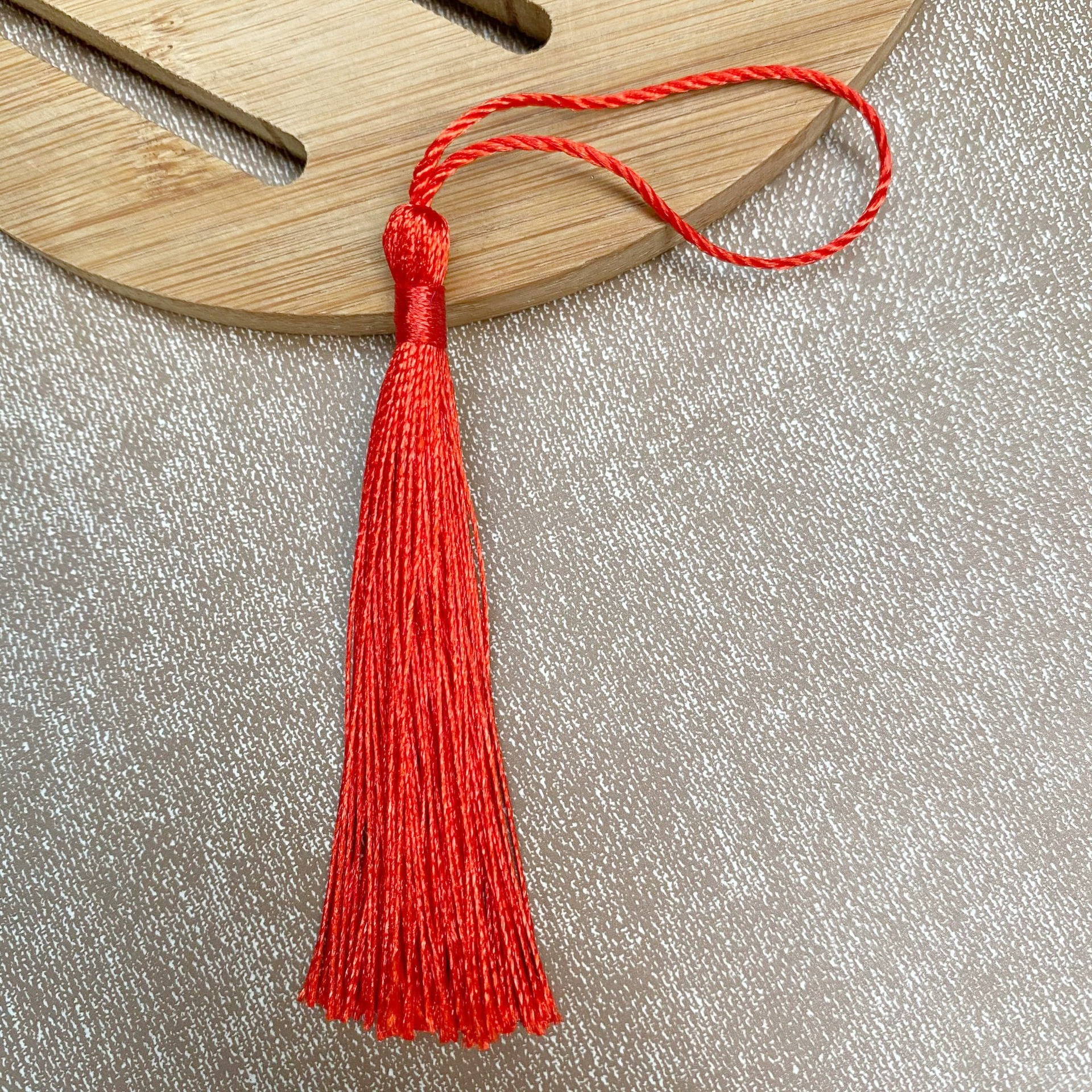 Маленькие кисточки в наличии, вертикальные кисточки, закладки в наличии, свадебные коробочки, веера, сахарницы, маленькие подвесные кисточки