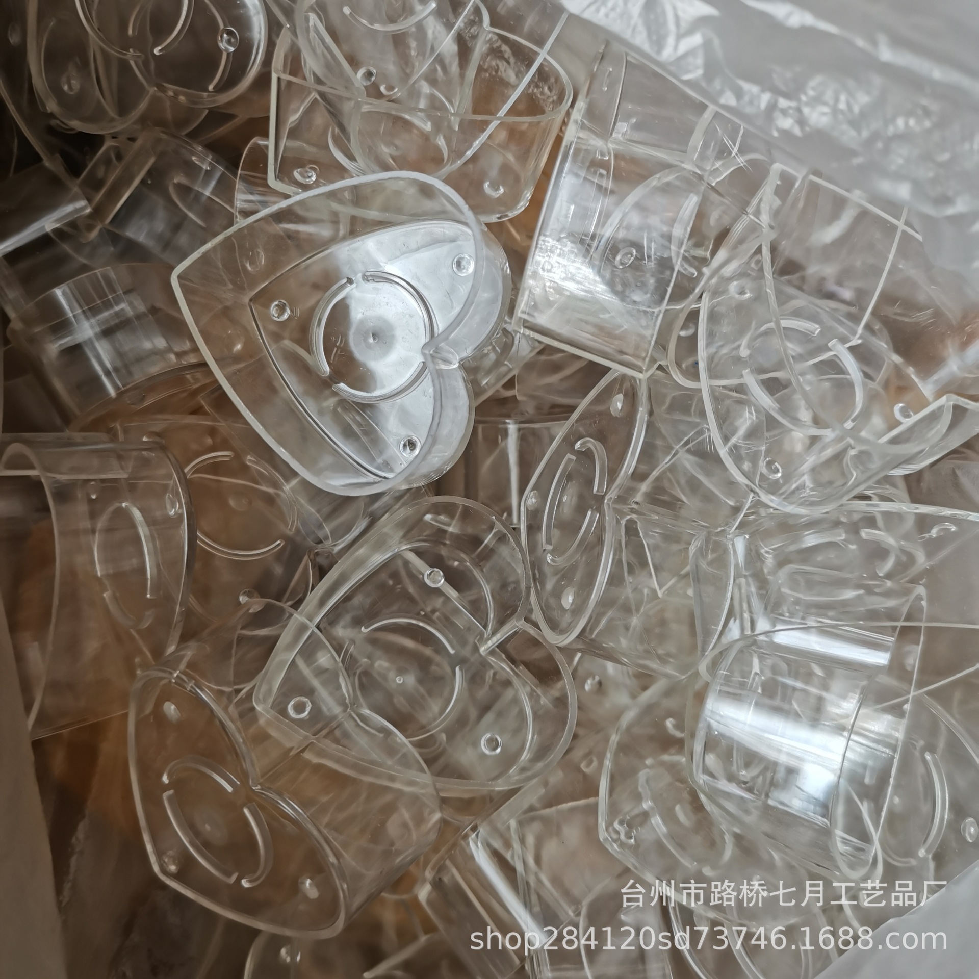 Material de vela DIY transfronterizo en forma de corazón vela pequeña caja de PC en forma de corazón caja de cera retardante de llama de plástico cáscara de cera de té Acrílico