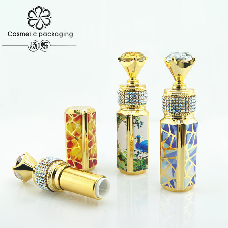 Venta al por mayor de alta gama 3D patrón de estilo nacional diamante incrustado rhinestone pesado lápiz labial tubo bálsamo labial tubo vacío tubo cosmético
