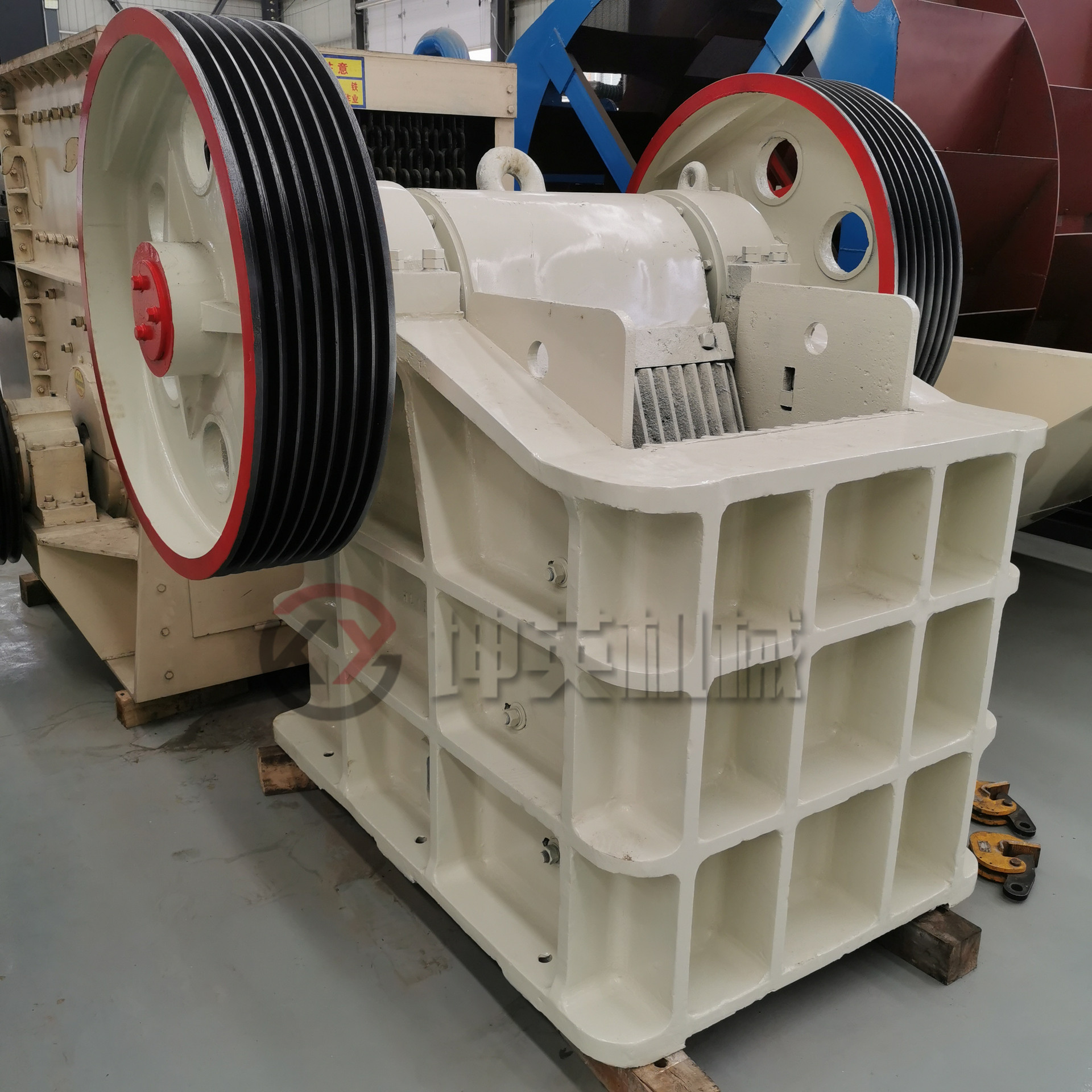 昆明矿山专业破碎机 小型颚式破碎机 细碎机 破石机 鄂式破碎设备