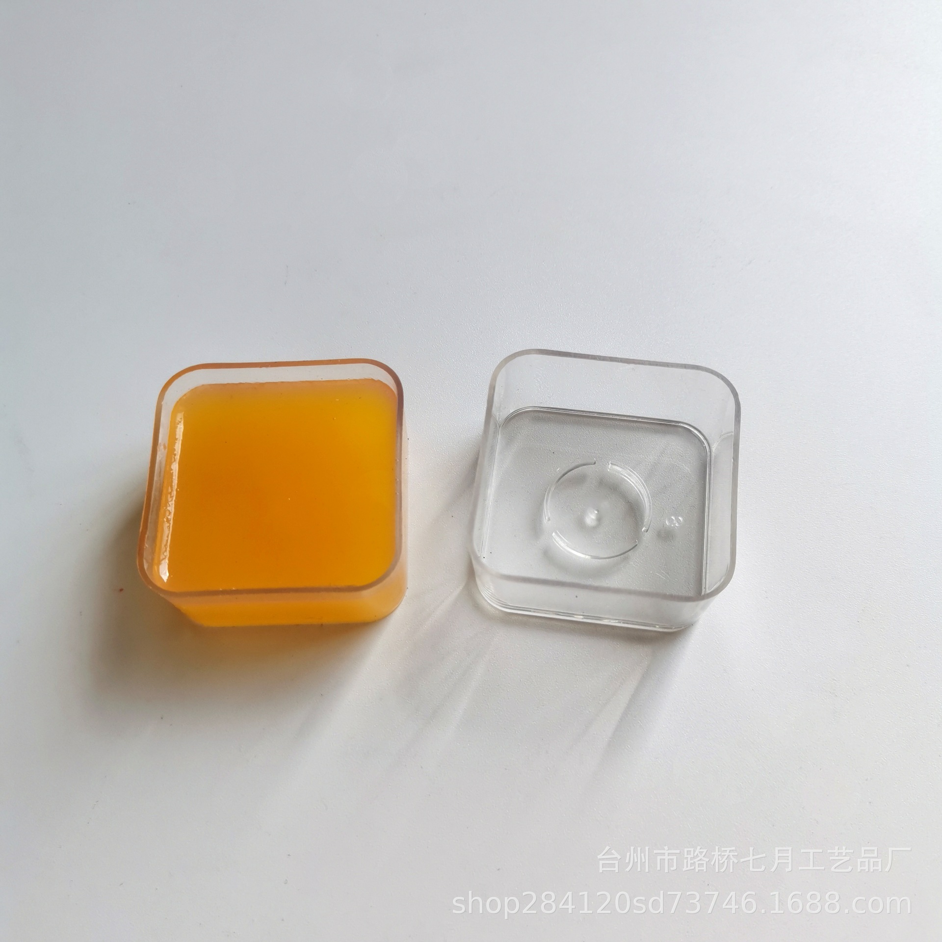 Material de vela DIY transfronterizo en forma de corazón vela pequeña caja de PC en forma de corazón caja de cera retardante de llama de plástico cáscara de cera de té Acrílico