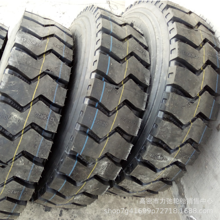 1200R20汽车轮胎钢丝胎短途自卸车货车轮胎矿山花纹加深重载防扎