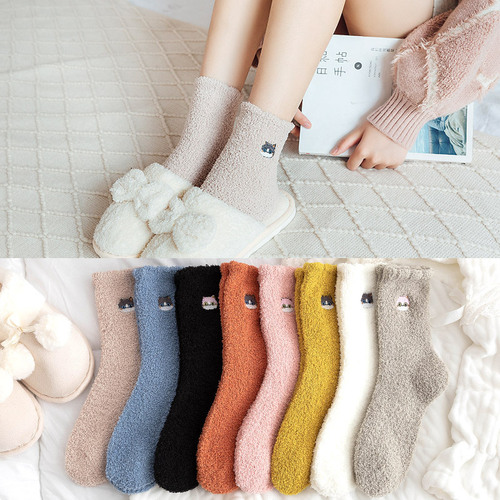 Autumn and winter women's coral velvet Japanese socks, half velvet socks, embroidery squirrel middle tube, thickened warm towel socks, wholesale