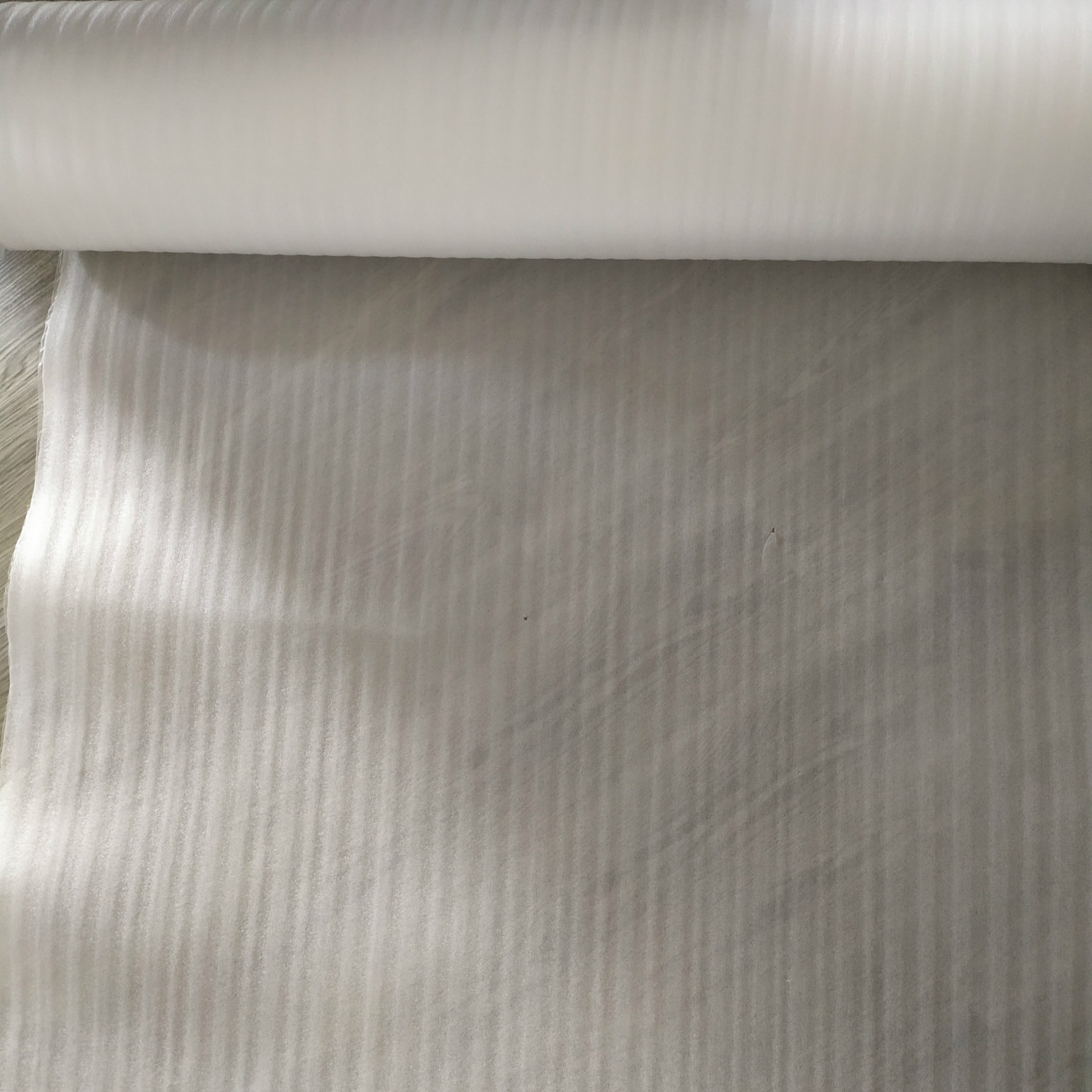 佛山批发带膜防潮棉锁扣胶地板防潮保护地膜木地板珍珠棉防水地垫