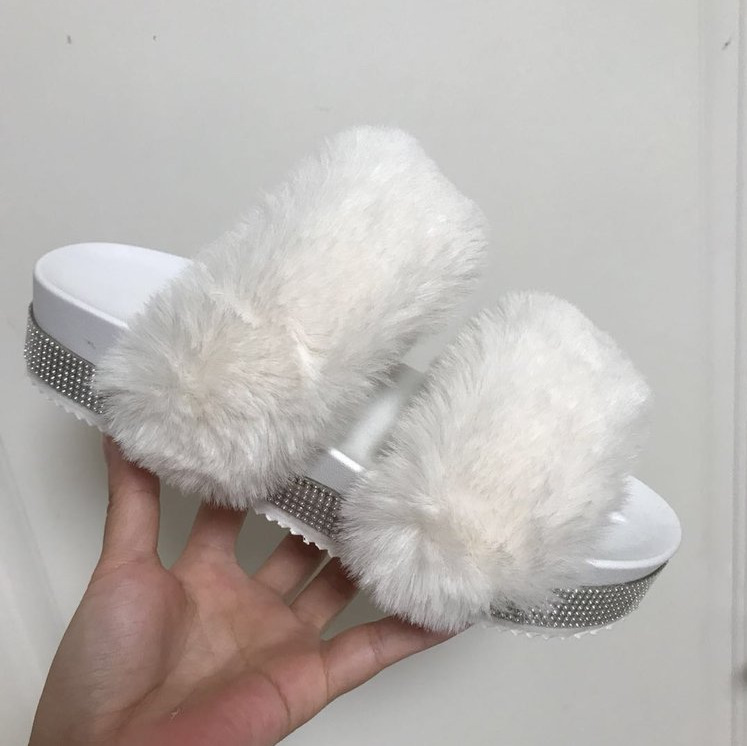 2021 nuevos zapatos de mujer de comercio exterior zapatos de mujer transfronterizos sandalias de plataforma de diamantes de imitación de felpa zapatos de mujer Zapatillas peludos zapatos de mujer