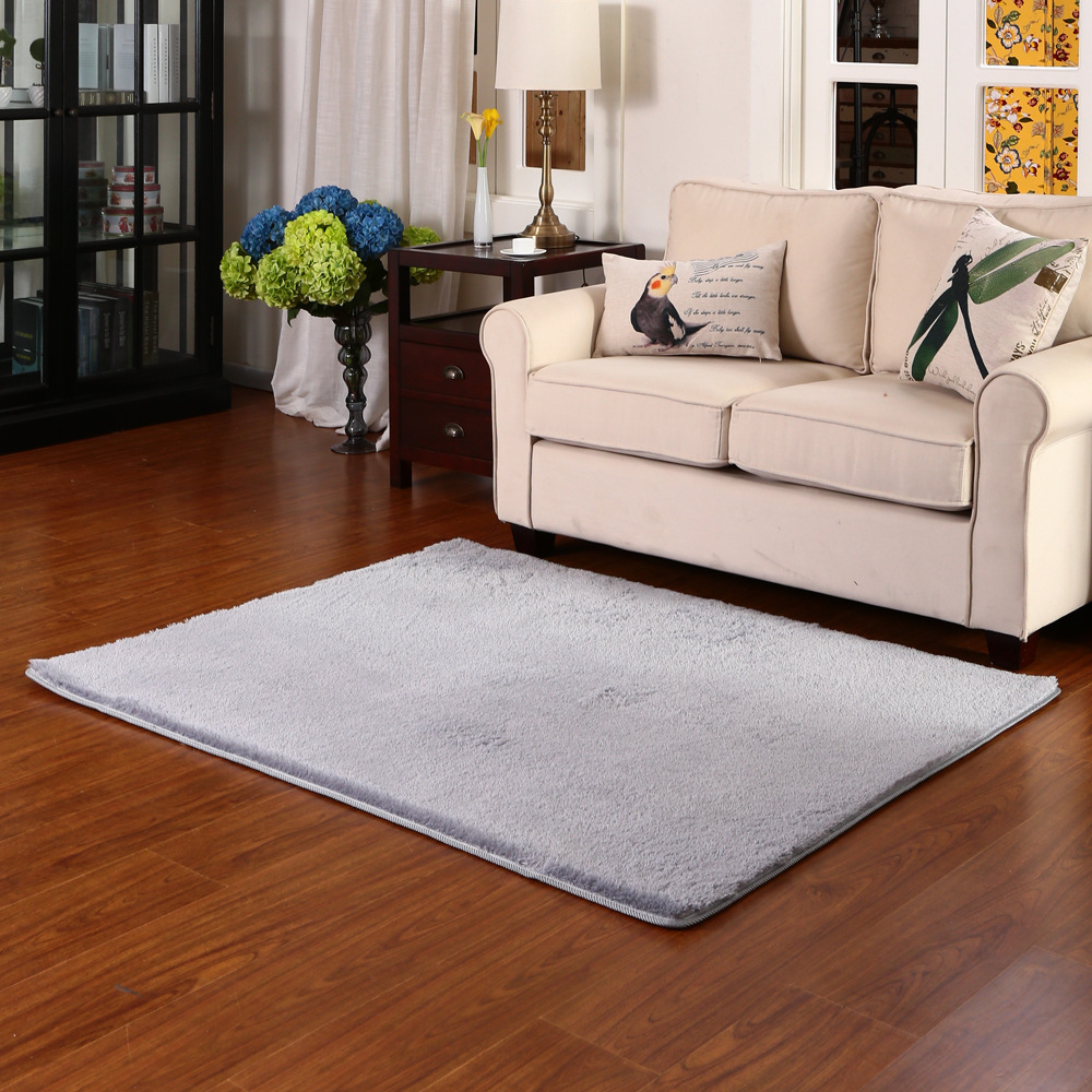 Fábrica en stock al por mayor alfombra super suave alfombra sedosa alfombra de la puerta del dormitorio sala de estar alfombra se puede fijar