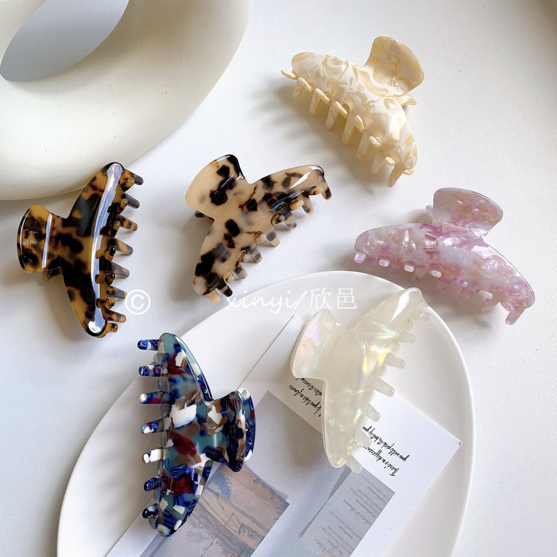 Medium-Sized Acetate Hair Claw Clip for Half-Up Hairstyles, Korean Style Hair Accessory for the Back of the Head, Large Claw Clip for Bathing, for Holding Loose Hair