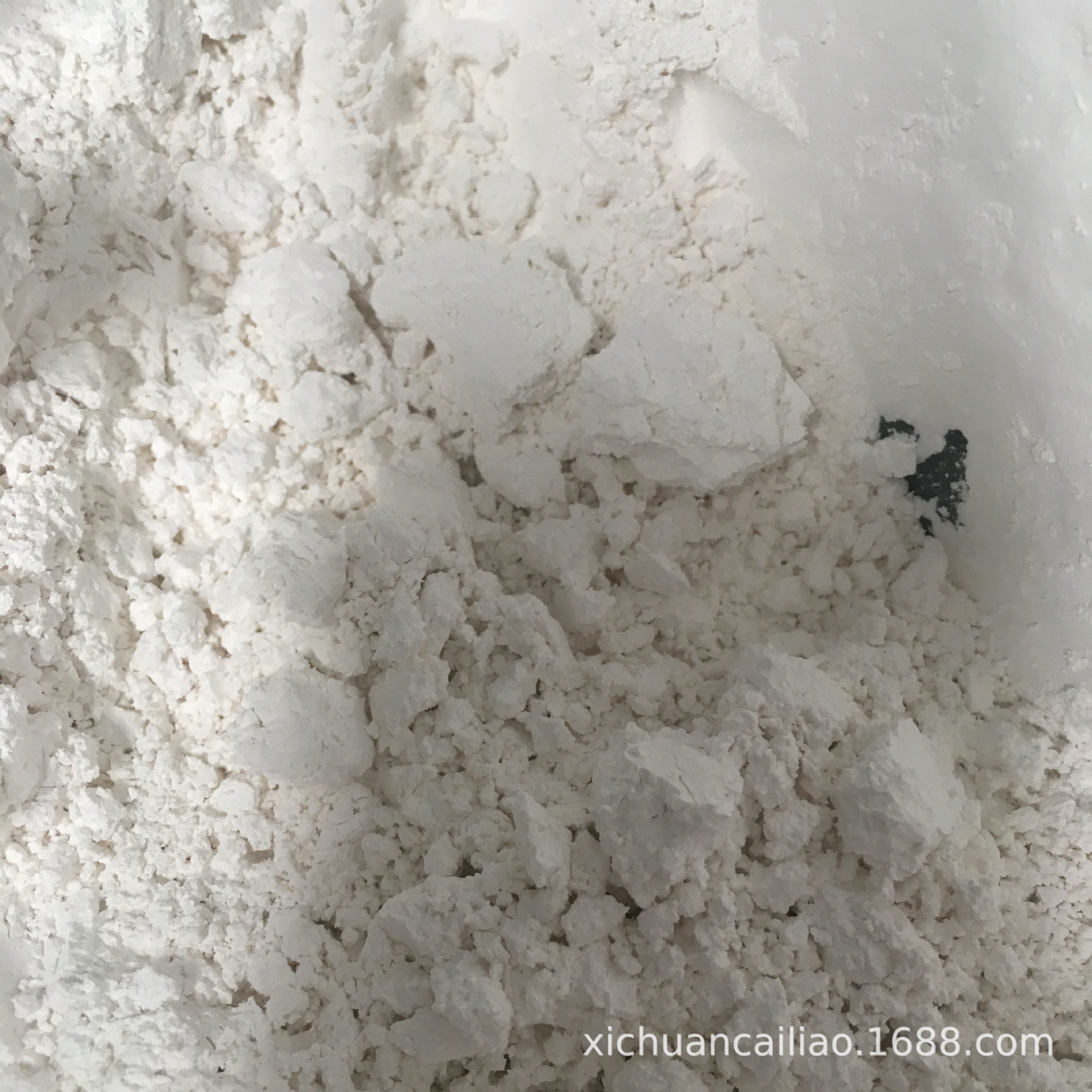 厂家批发塑料级轻钙粉 pvc轻钙粉 乳胶漆轻钙粉