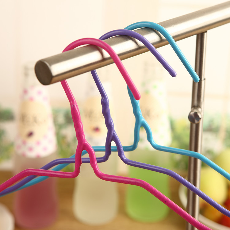 Percha grande para ropa con revestimiento de plástico y ganchos, tendedero para ropa de adulto, perchero para pantalones, perchero con gancho antideslizante de doble propósito