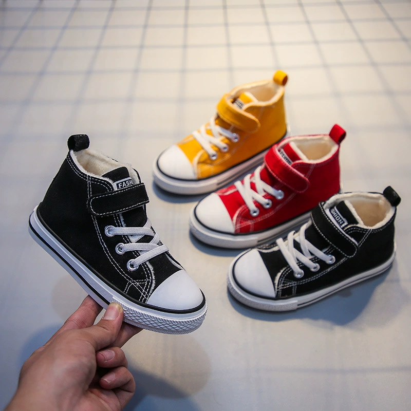 Детские кеды на флисовой подкладке, высокие, новинка осени-зимы 2024, теплые кроссовки для девочек, двухслойные хлопковые детские туфли для мальчиков, модные.