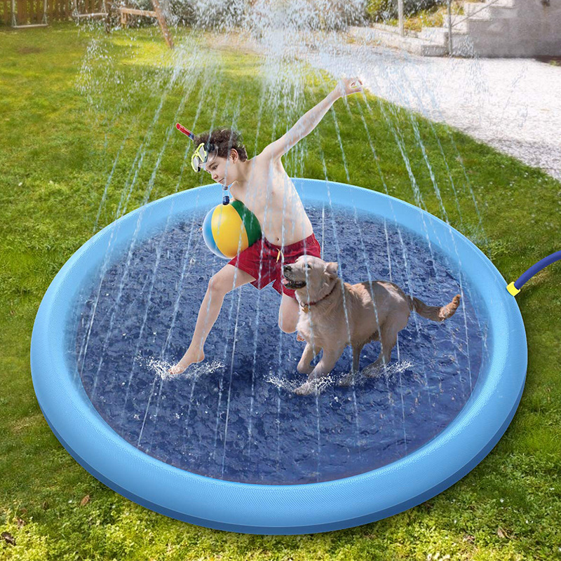 Travel toy play in water