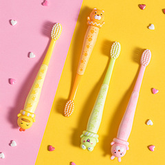 MINISO's cute and fun children's toothbrushes are packed with 2 pieces for household cleaning, very fine soft bristles, gum protection, cute and practical