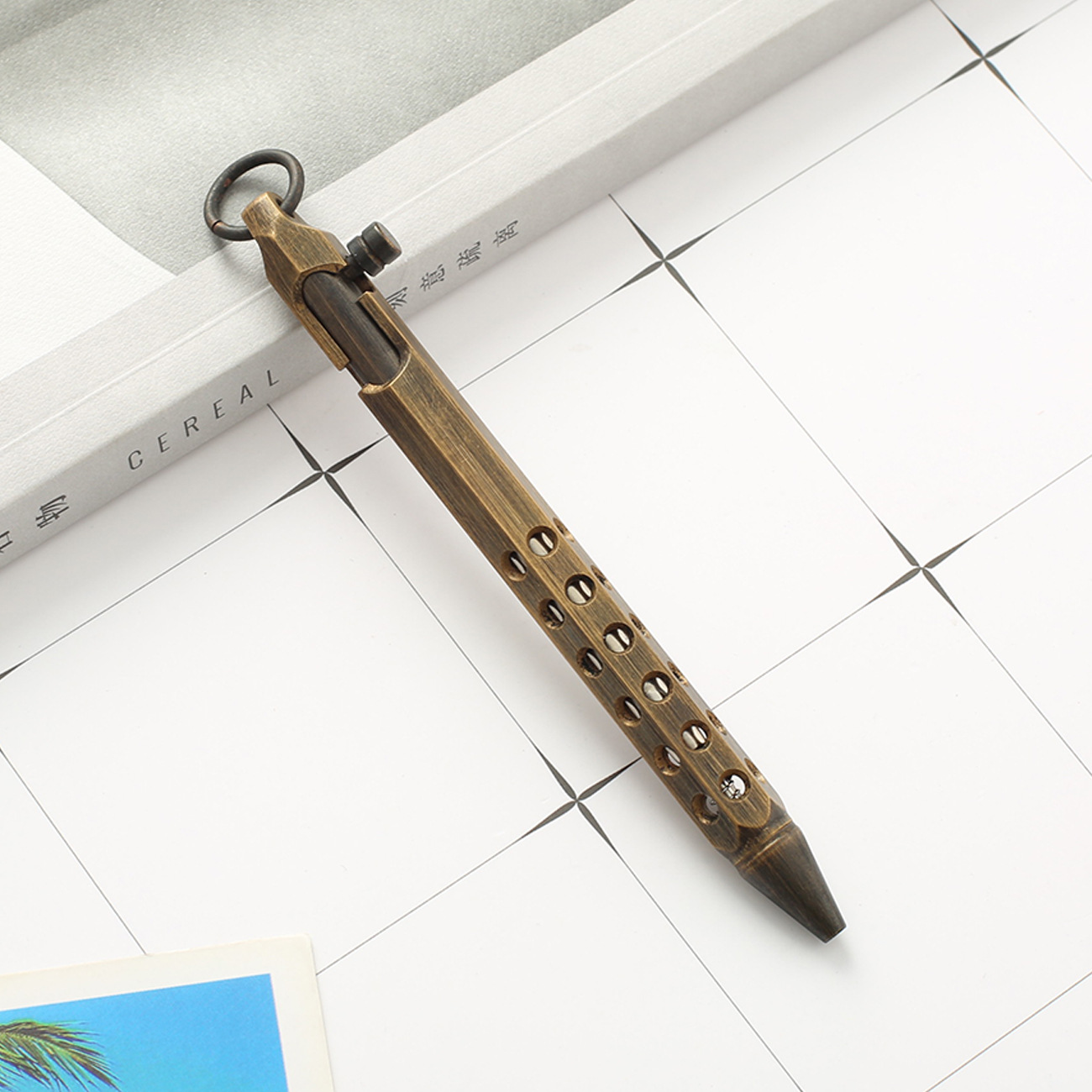 Fabricante en stock vintage latón perno pluma táctica Bolígrafo De Metal pluma de regalo de negocios con agujero bolígrafo al por mayor