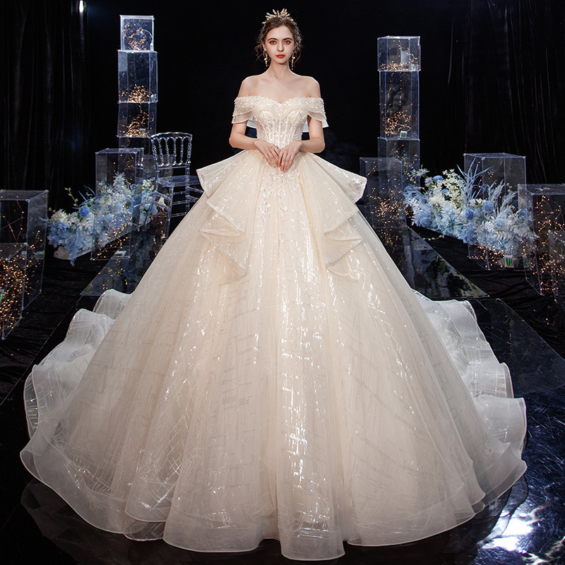 2026 New Foreign Trade Wedding Dress with Dreamy Train, Shiny and Slimming Effect, Off-Shoulder, Floor-Length, Cross-Border Supply