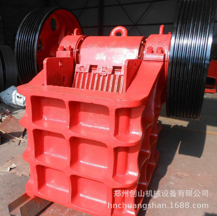 直销大型鄂破机 摇摆破碎机  鄂式破碎机 巨鄂破石机  颚破机配件