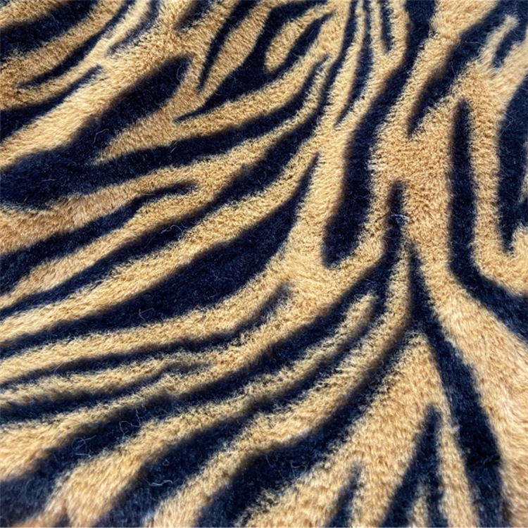 Estampado de leopardo patrón horizontal pequeña piel de conejo impresión Imitación Piel de conejo franela ropa abrigo tela de felpa alfombra de juguete en stock