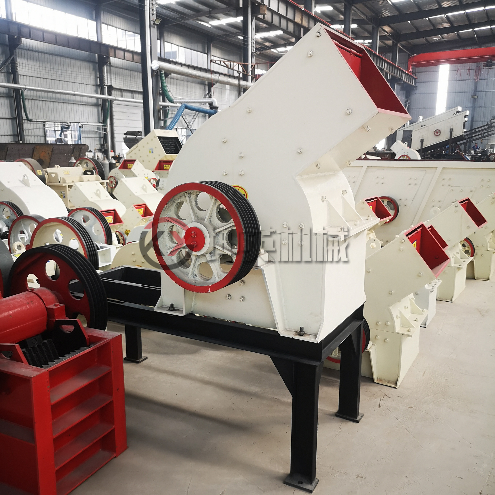 小型移动制砂机厂家 时产30吨打砂机 石灰石反击式液压开箱制砂机